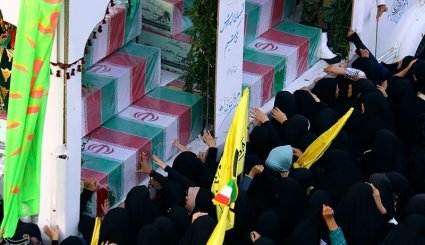 تشییع پیکر ۱۹ شهید دفاع مقدس