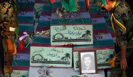 تشییع پیکر ۱۹ شهید دفاع مقدس
