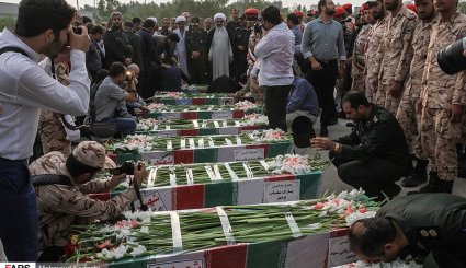 تشییع پیکر مطهر 11 شهید دفاع مقدس در بوشهر
