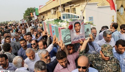 تشییع پیکر مطهر 11 شهید دفاع مقدس در بوشهر
