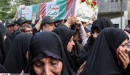 تشییع پیکر مطهر 11 شهید دفاع مقدس در بوشهر