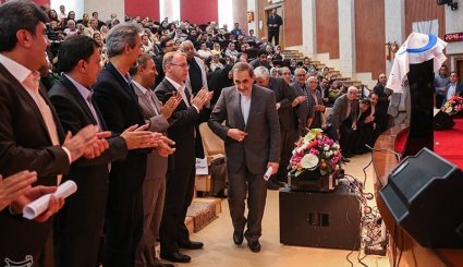 رونمایی از چهار کتاب علی‌اکبر ولایتی در حوزه پزشکی. تصاویر