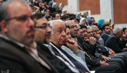 رونمایی از چهار کتاب علی‌اکبر ولایتی در حوزه پزشکی. تصاویر