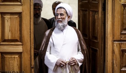 آیین تکریم و معارفه فرماندهان جدید و قدیم ارتش