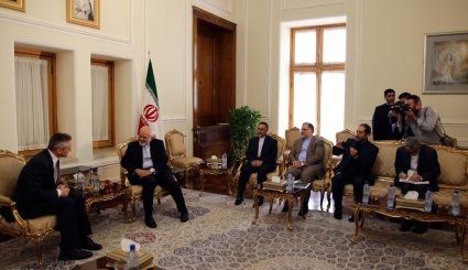 دیدار سفرای کوبا و لهستان با وزیر امور خارجه. تصاویر
