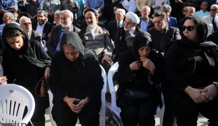 تشییع پیکر مرحوم ابراهیم یزدی/ تصاویر