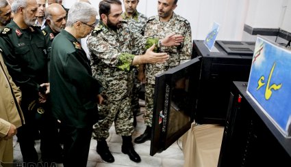 بازدید سرلشکر باقری از قرارگاه پدافند هوایی خاتم‌الانبیا. تصاویر