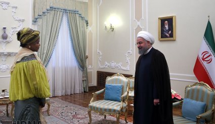 دیدار رئیس مجلس آفریقای جنوبی با روحانی. تصاویر