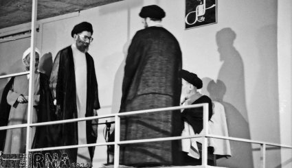13شهریور 1364  تنفیذ حکم ریاست جمهوری حضرت آیت الله خامنه ای