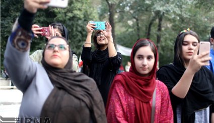 افتتاح نمایشگاه «کره از نمای نزدیک»