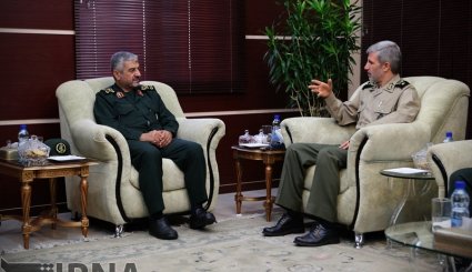 دیدار فرمانده کل سپاه پاسداران انقلاب اسلامی با وزیر دفاع و پشتیبانی نیروهای مسلح-تصاویر