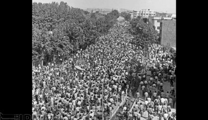 16 شهریور 1357 - راهپیمایی گسترده مردم تهران علیه رژیم پهلوی + تصاویر
