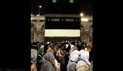 زائران حرم امن الهی + تصاویر