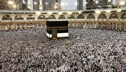 زائران حرم امن الهی + تصاویر