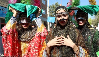 آغاز به کار دوازدهمین جشنواره بین المللی تئاتر خیابانی در مریوان + تصاویر