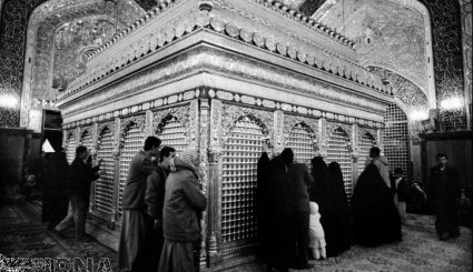 بارگاه ملکوتی حضرت امیر المومنین علی (ع) در سال 1369 + تصاویر