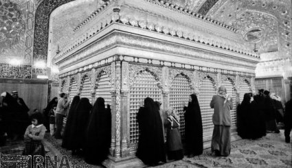 بارگاه ملکوتی حضرت امیر المومنین علی (ع) در سال 1369 + تصاویر