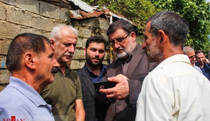 بازدید مسئولین استان گیلان از مناطق سیل زده در لنگرود

