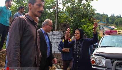 بازدید مسئولین استان گیلان از مناطق سیل زده در لنگرود
