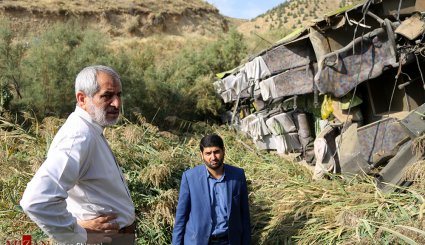 تصاویر از سقوط اتوبوس مسافربری به دره جاجرود