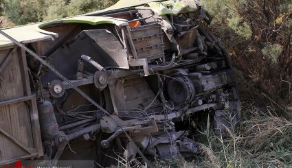تصاویر از سقوط اتوبوس مسافربری به دره جاجرود