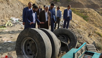 تصاویر از سقوط اتوبوس مسافربری به دره جاجرود