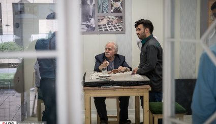 بازدید استاد فرشچیان از کارگاه ساخت ضریح حضرت عبدالعظیم ع
