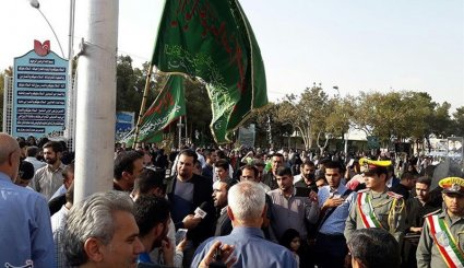 مراسم استقبال از خادمان و پیرغلامان حسینی در اصفهان به‌روایت تصویر