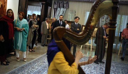 نمایشگاه آثار معرق ایرانی و اجرای موسیقی کره‌ جنوبی