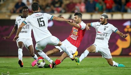 دیدار تیم‌های فوتبال پرسپولیس و پیکان- تصاویر