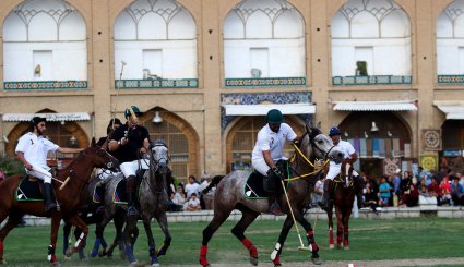 بازی نمادین چوگان در میدان نقش جهان

