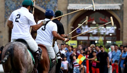 بازی نمادین چوگان در میدان نقش جهان
