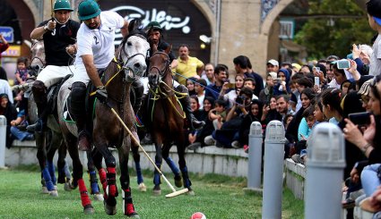 بازی نمادین چوگان در میدان نقش جهان
