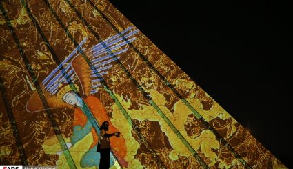 سمفونی «سیمرغ صلح» در برج آزادی
