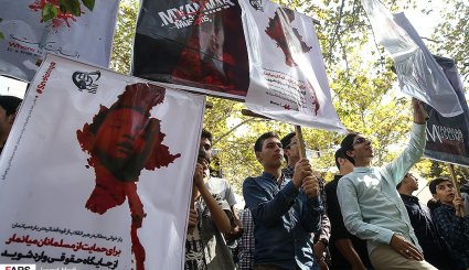 تجمع دانش آموزان مقابل سازمان ملل در اعتراض به نسل کشی کودکان میانمار