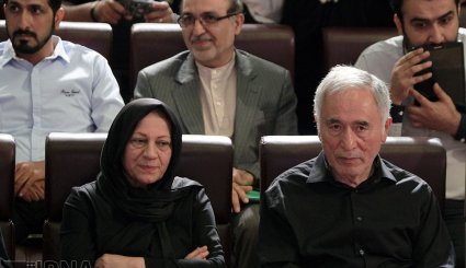 رونمایی از سردیس و تمبر مریم میرزاخانی