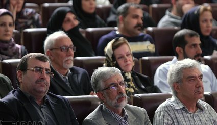 رونمایی از سردیس و تمبر مریم میرزاخانی