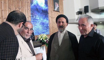 رونمایی از سردیس و تمبر مریم میرزاخانی