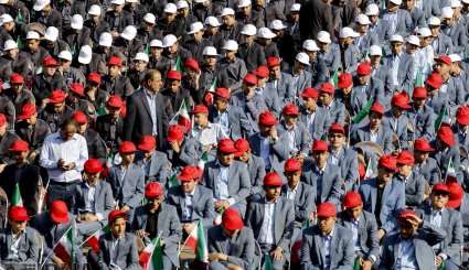 نواختن زنگ آغاز سال تحصیلی 96-97 در دبیرستان البرز