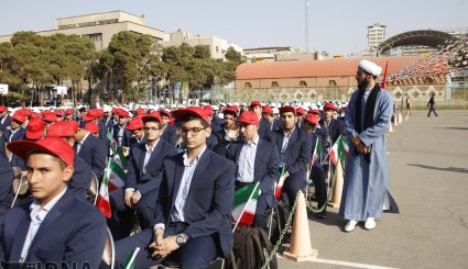 نواختن زنگ آغاز سال تحصیلی 96-97 در دبیرستان البرز