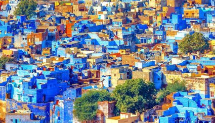 رنگ آمیزی ساختمان ها برای جذب گردشگر
