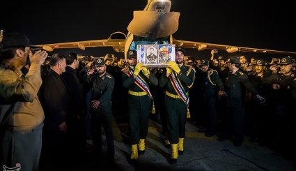 تصاویر ورود پیکر شهید مدافع حرم محسن حججی به کشور