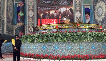 وداع با پیکر شهید حججی در حرم مطهر رضوی