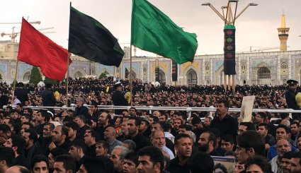 وداع با پیکر شهید حججی در حرم مطهر رضوی