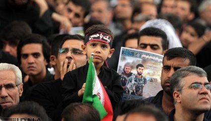 وداع با پیکر شهید حججی در حرم مطهر رضوی