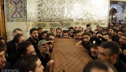 وداع با پیکر شهید حججی در حرم مطهر رضوی
