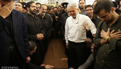 وداع با پیکر شهید حججی در حرم مطهر رضوی
