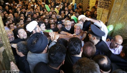 وداع با پیکر شهید حججی در حرم مطهر رضوی