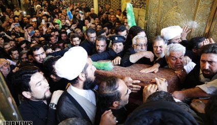 وداع با پیکر شهید حججی در حرم مطهر رضوی