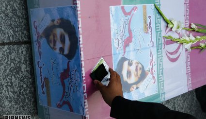 وداع با پیکر شهید حججی در حرم مطهر رضوی